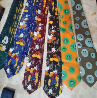 Lote 6 Corbatas Disney Mickey Mouse