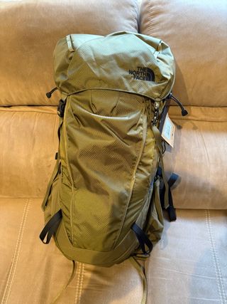 Mochila The North Face Nova 65L con etiqueta