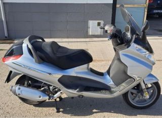 Piaggio X8 200