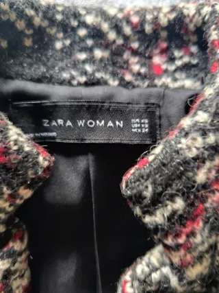 Americana Zara Mujer Talla XS Negra y Roja