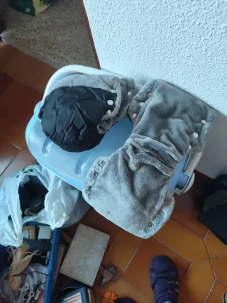 Guantes para carro gris y negro