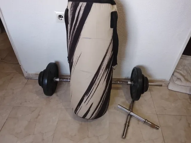 Pack deporte: saco boxeo y pesas