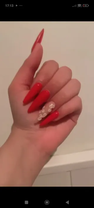 Uñas acrílicas todo tipo de diseño a mano alzada