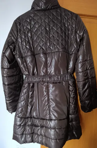 Abrigo acolchado marrón