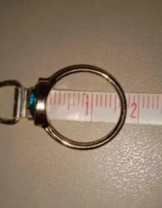 Anillo dorado aguamarina resina