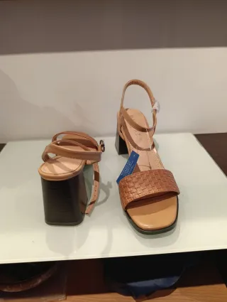 Sandalias Tacon Mujer Talla 39 Beige, a estrenar.