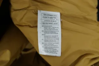 Chaqueta Carhartt acolchada negra con capucha