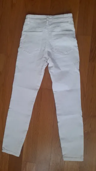 Pantalones pitillo blancos
