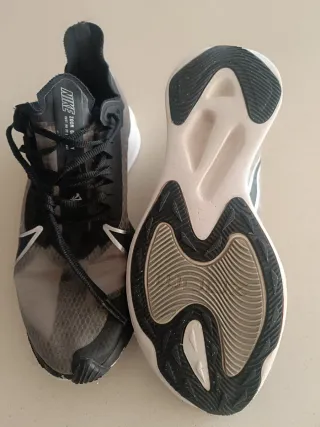 Zapatillas Nike Zoom Gravity Negras/Grises