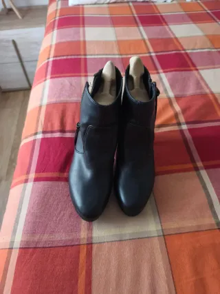 Botines de tacón alto negros