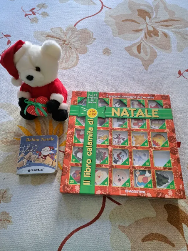 Libro grande e libro piccolo Natale e peluche