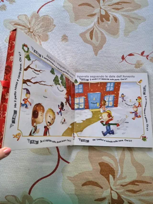 Libro grande e libro piccolo Natale e peluche