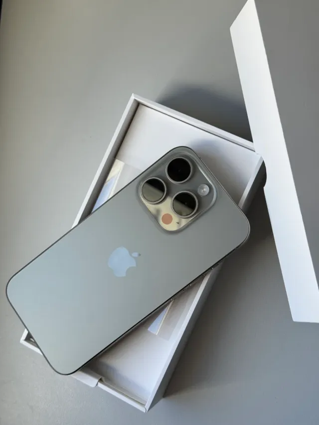 iPhone 15 Pro 128 GB 100%