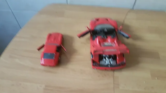 Ferrari f50 escalas 1/18 color amarillo y rojo.