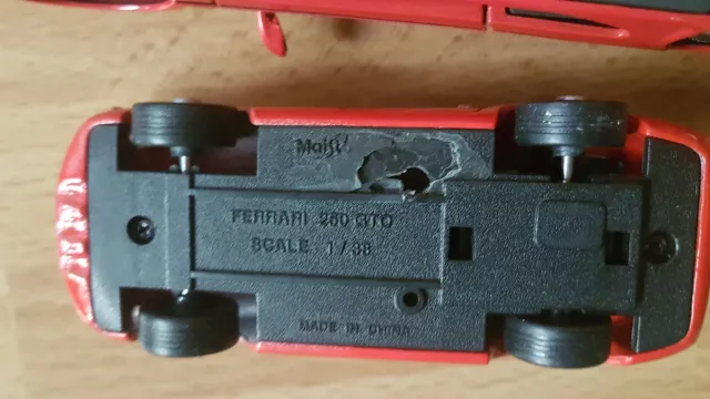 Ferrari f50 escalas 1/18 color amarillo y rojo.