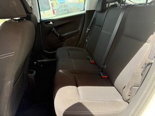 Peugeot 208 5P ALLURE 1.2L PureTech 82