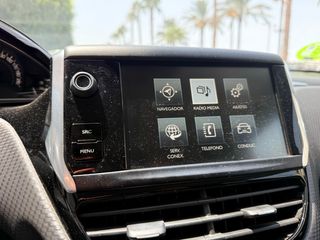 Peugeot 208 5P ALLURE 1.2L PureTech 82