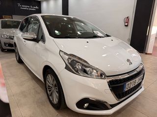 Peugeot 208 5P ALLURE 1.2L PureTech 82