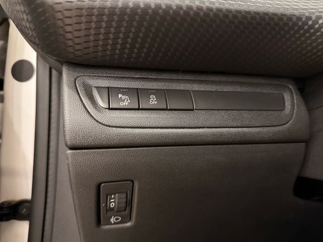 Peugeot 208 5P ALLURE 1.2L PureTech 82