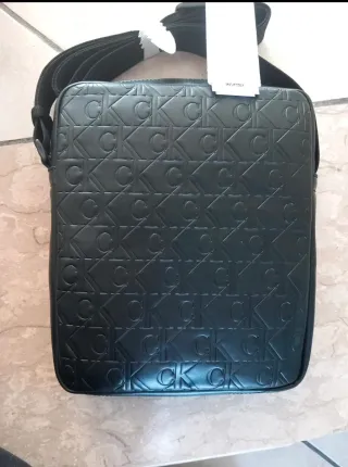 Tracolla uomo Calvin Klein nera
