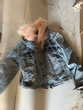 Sudadera niña roja con corazones chaqueta de jean