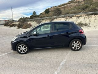 Peugeot 208 2015