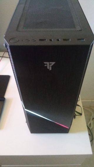 PC Gaming Negro con Luces LED