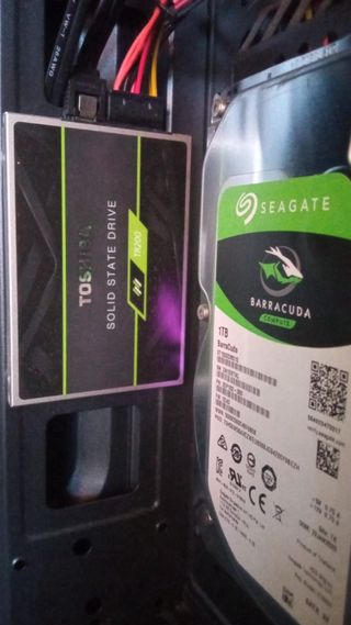 PC Gaming Negro con Luces LED