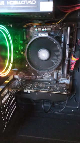 PC Gaming Negro con Luces LED