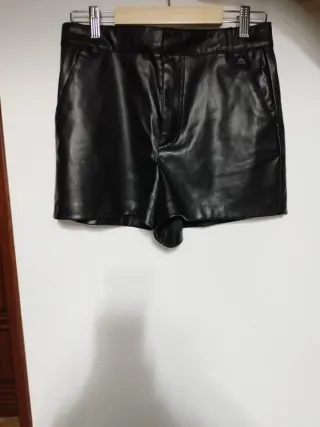 Pantalón corto cuero sintético negro Talla S