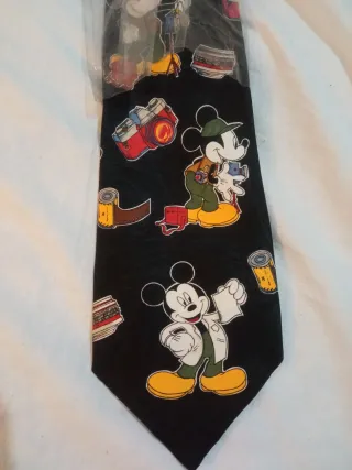 Corbata negra de Disney edición Mickey unlimited