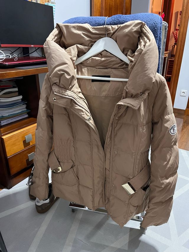 Plumífero mujer beige