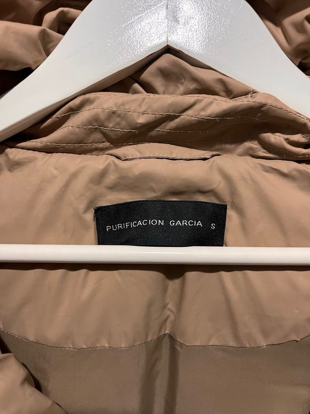 Plumífero mujer beige