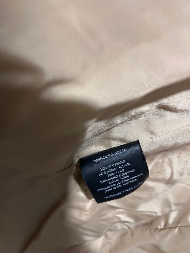 Plumífero mujer beige