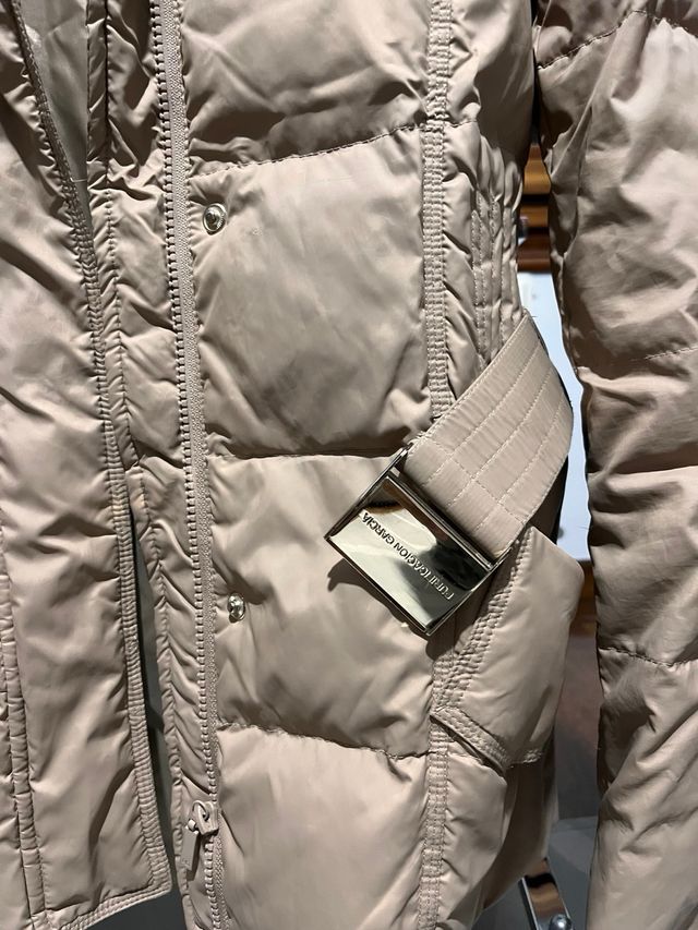 Plumífero mujer beige