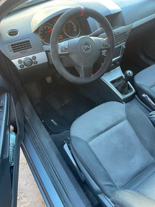 Opel Astra 2006 GTC