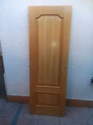 Puerta de madera interior