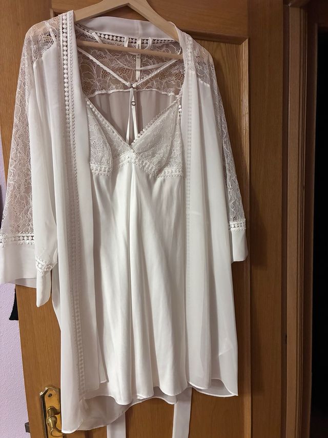 Conjunto Bata y Camisón Blanco Moon River