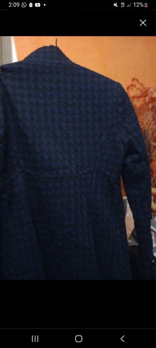 117- Abrigo Benetton Talla 42 azul negro