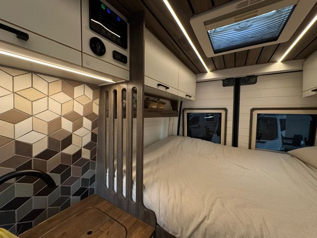 Mercedes-Benz Sprinter SUPER CAMPERIZADA