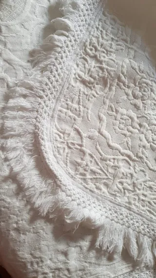 Colcha matrimonio  100% algodón en relieve y fleco