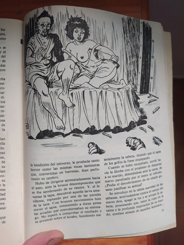 Rivista di Terrore Antico con Illustrazioni