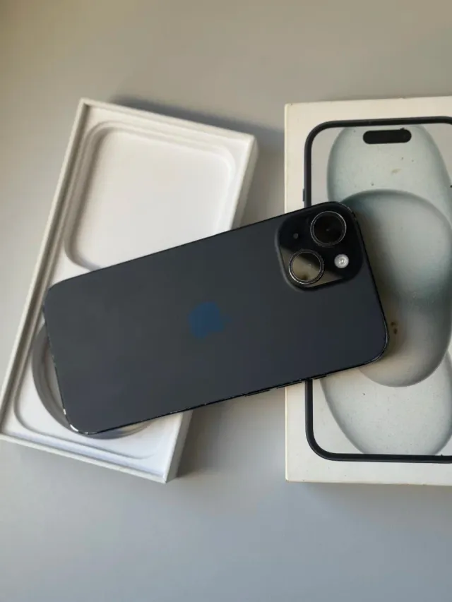 iPhone 15 128GB