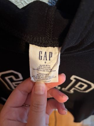 Sudadera Gap Negra con Logo