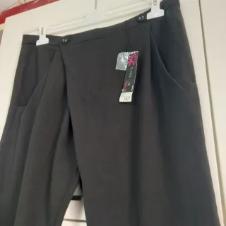 Pantaloni neri donna design a portafoglio