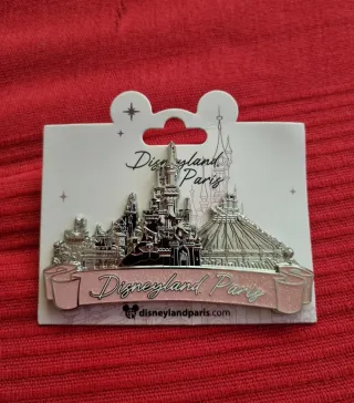 Pin Disneyland Paris