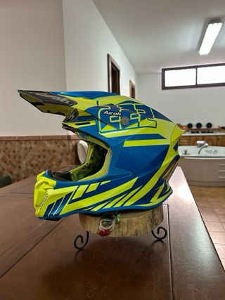 Casco Airoh Motocross Azul y Amarillo