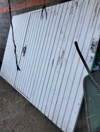 Puerta chapa garaje con puerta paso