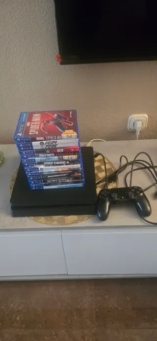 PS4 (PlayStation 4) + 10 Juegos