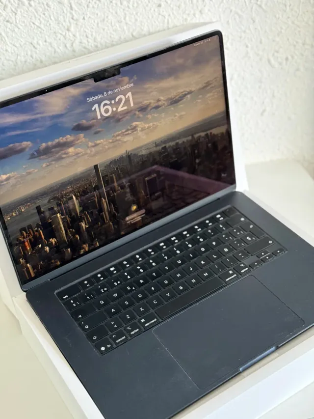 MacBook Air M4 256GB 100%